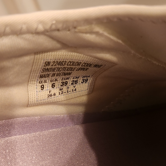 Skechers - Picture 6 of 6